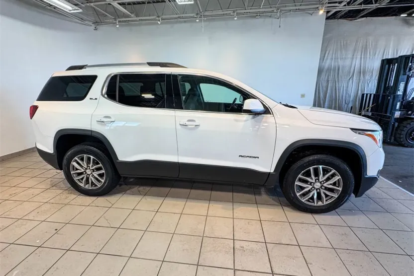 2019 Gmc Acadia SLE photo 1