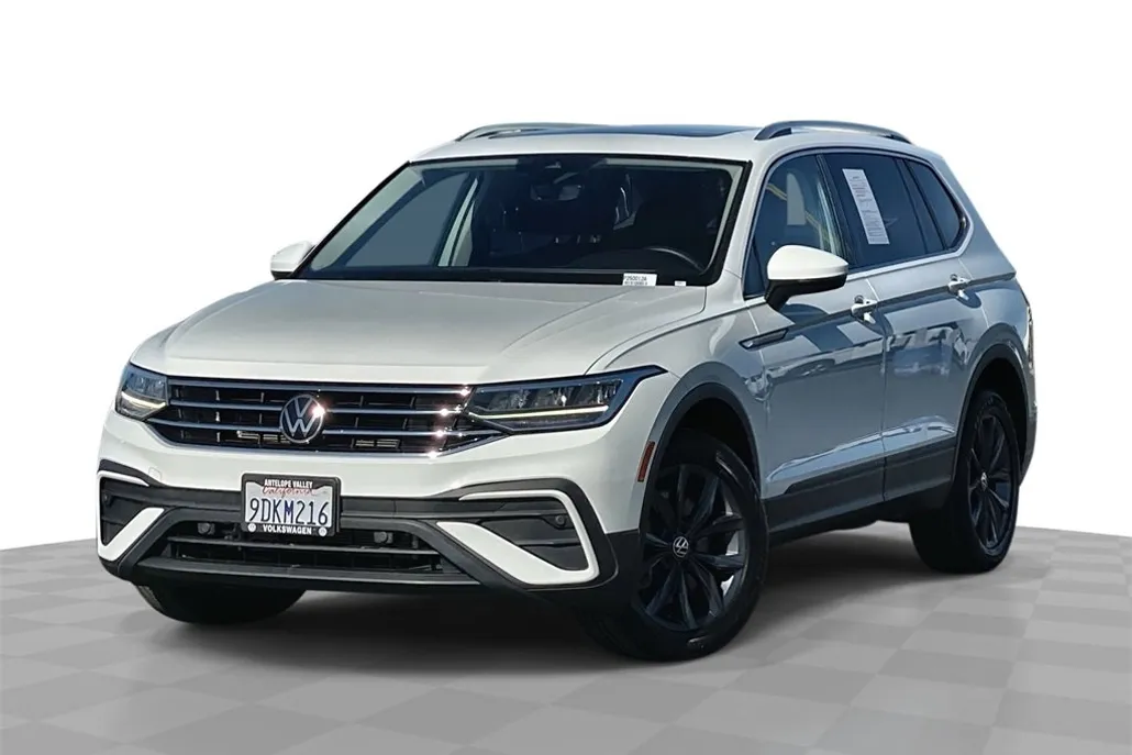 2022 Volkswagen Tiguan SE photo 1