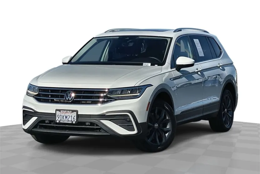 2022 Volkswagen Tiguan SE photo 1
