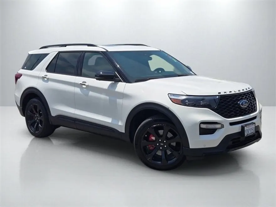 2022 Ford Explorer ST photo 1