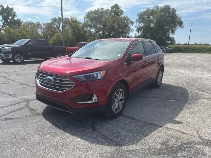 2022 Ford Edge SEL photo 1