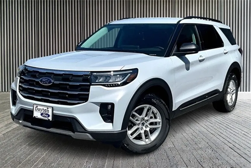 2025 Ford Explorer photo 1