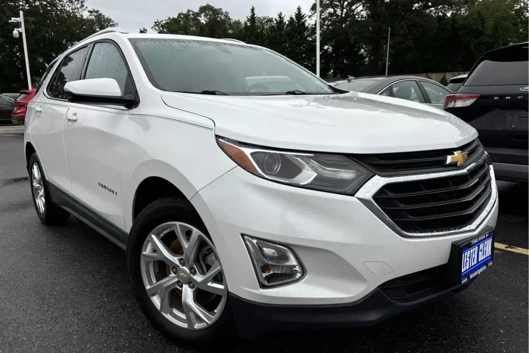 2019 Chevrolet Equinox LT photo 1