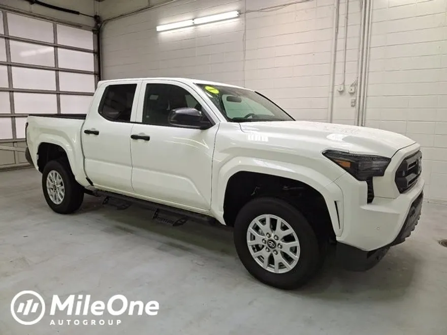 2025 Toyota Tacoma SR Double Cab photo 1
