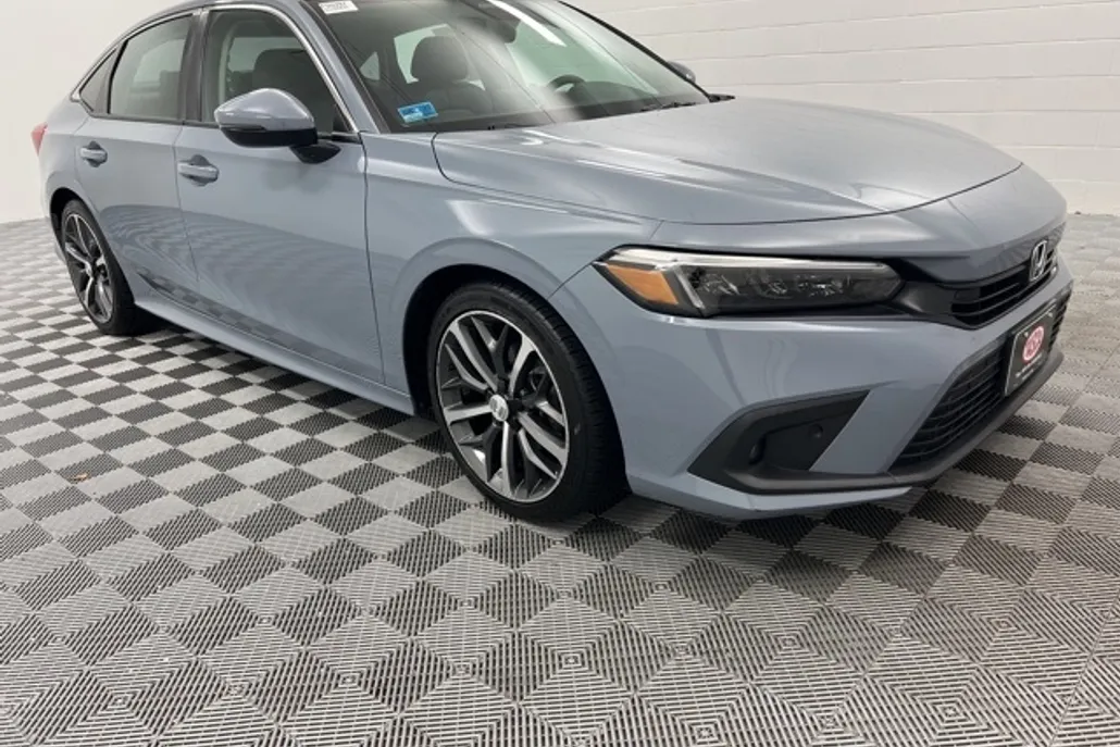 2023 Honda Civic Touring photo 1