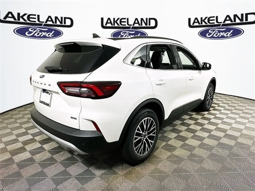 2025 Ford Escape Base photo 1
