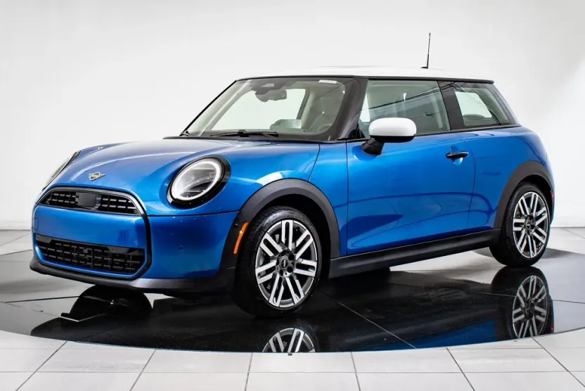 2025 Mini Cooper 2 Door Hardtop photo 1