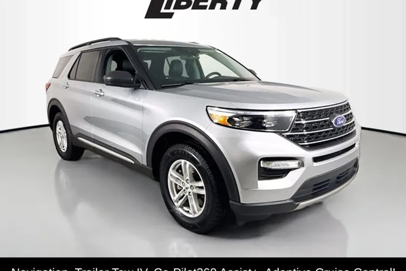 2022 Ford Explorer XLT photo 1