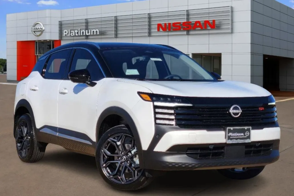 2025 Nissan Kicks SR photo 1
