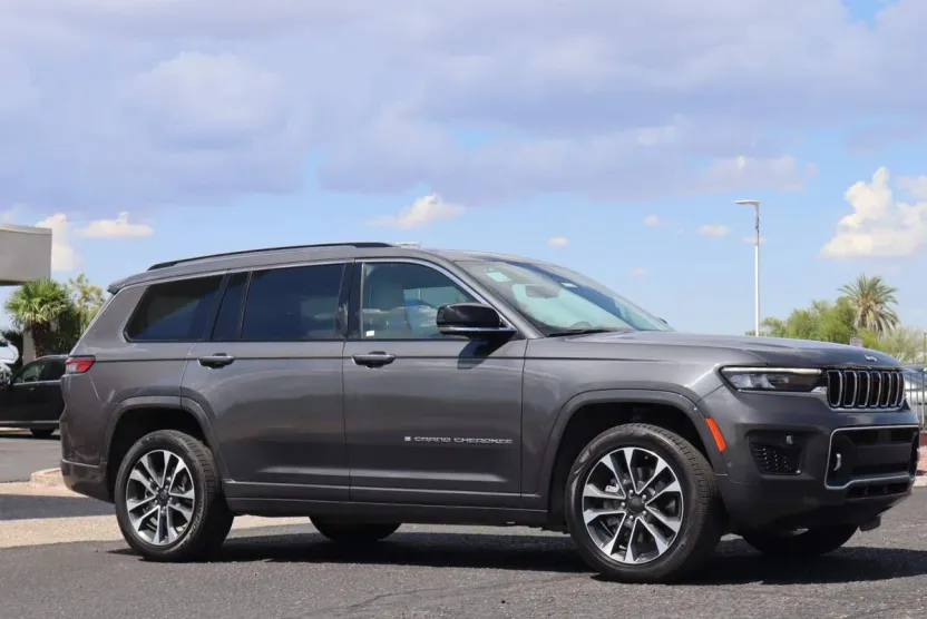 2021 Jeep Grand Cherokee Overland photo 1