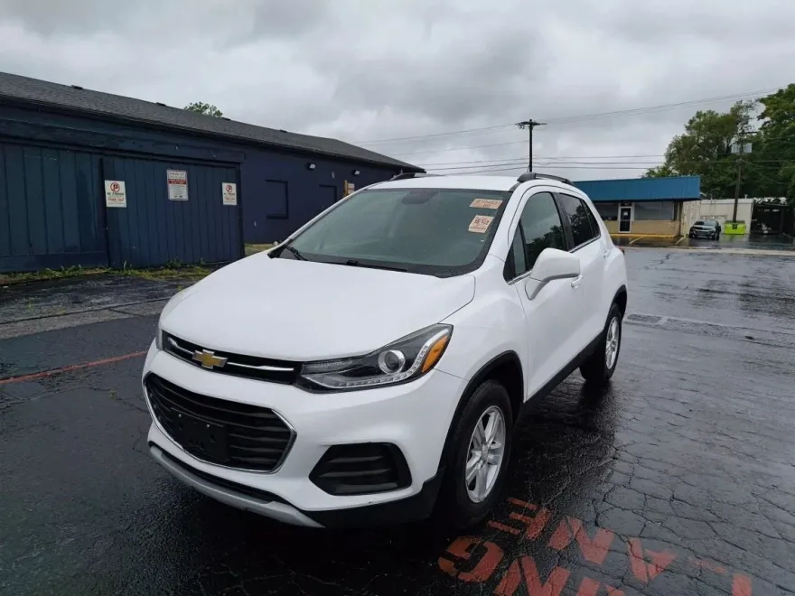 2017 Chevrolet Trax LT photo 1