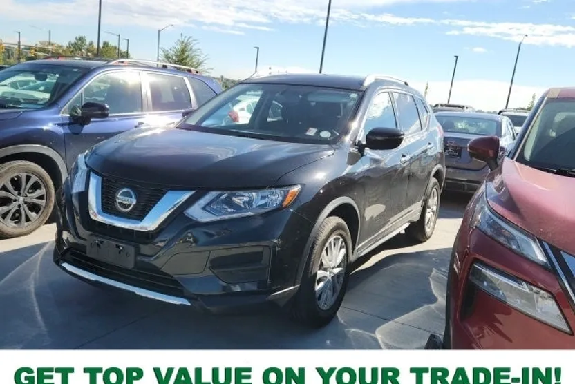 2018 Nissan Rogue SV photo 1
