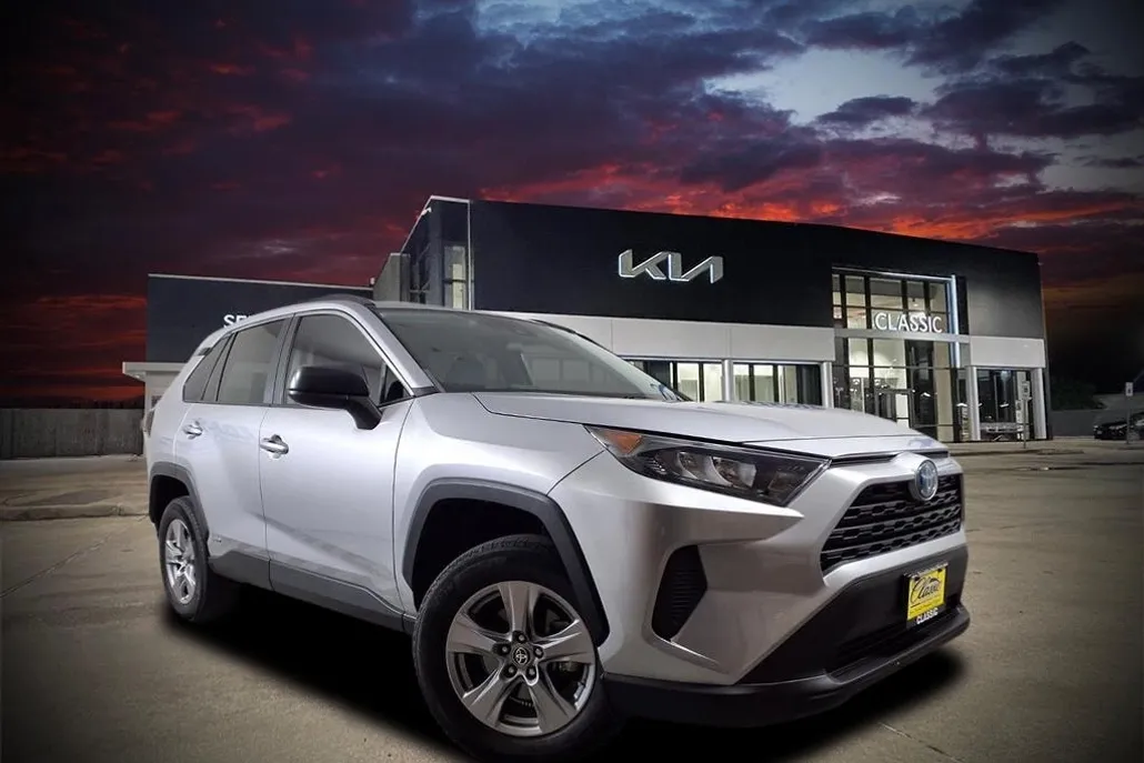 2022 Toyota RAV4 Hybrid LE photo 1