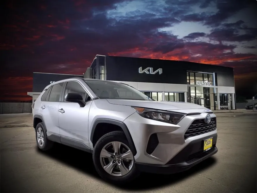 2022 Toyota RAV4 Hybrid LE photo 1
