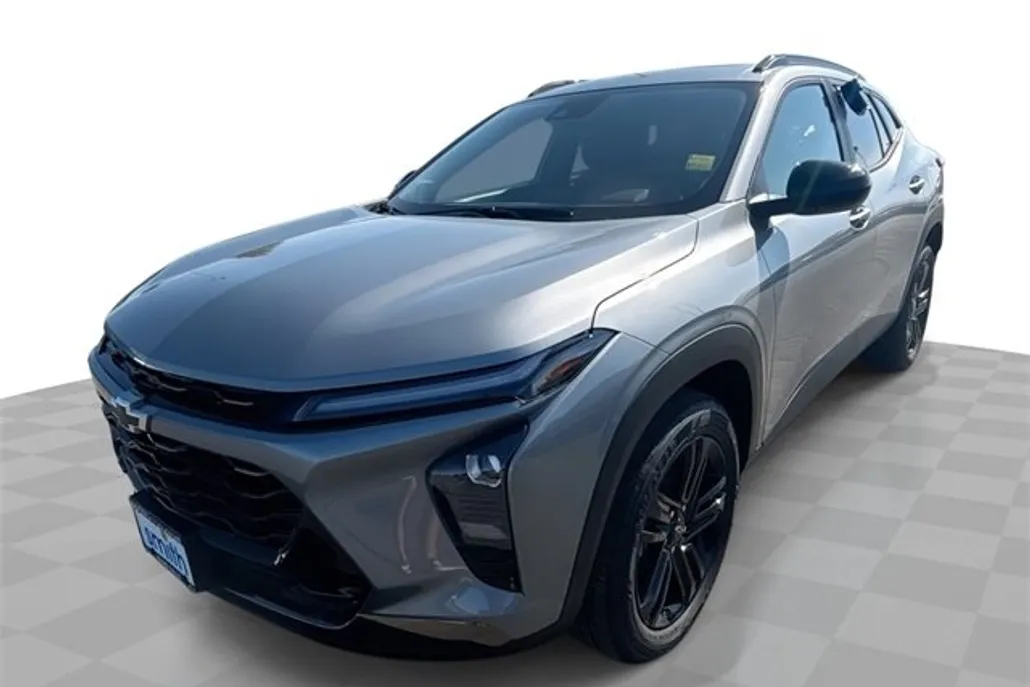 2025 Chevrolet Trax ACTIV photo 1