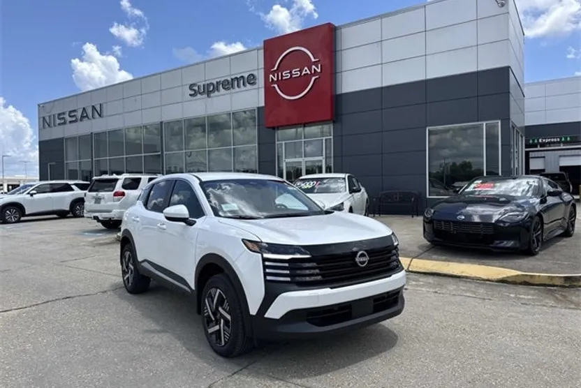 2025 Nissan Kicks SV photo 1