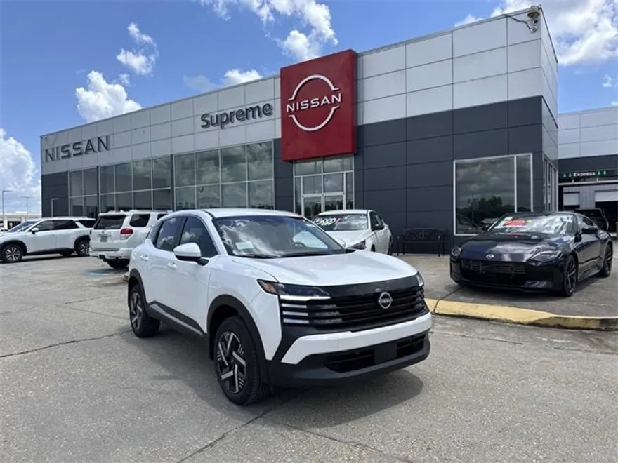 2025 Nissan Kicks SV photo 1