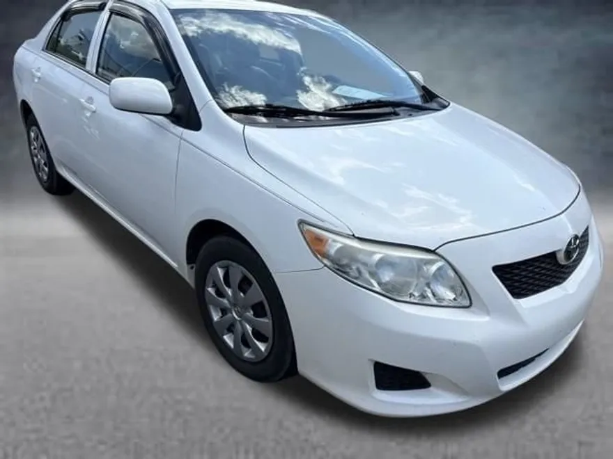 2010 Toyota Corolla photo 1