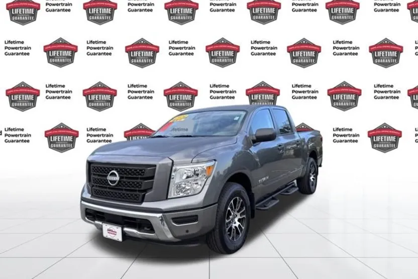 2024 Nissan Titan SV photo 1