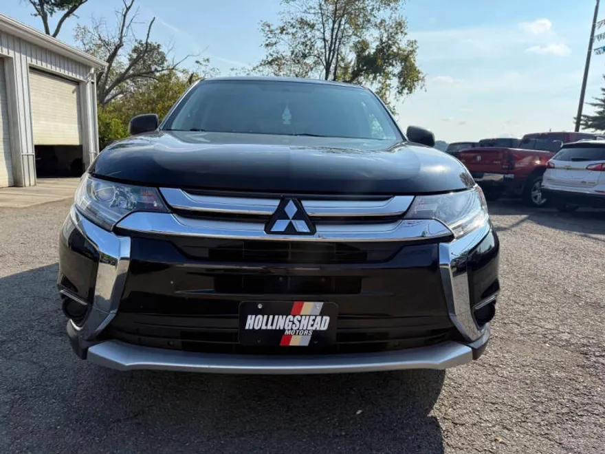 2018 Mitsubishi Outlander SE photo 1