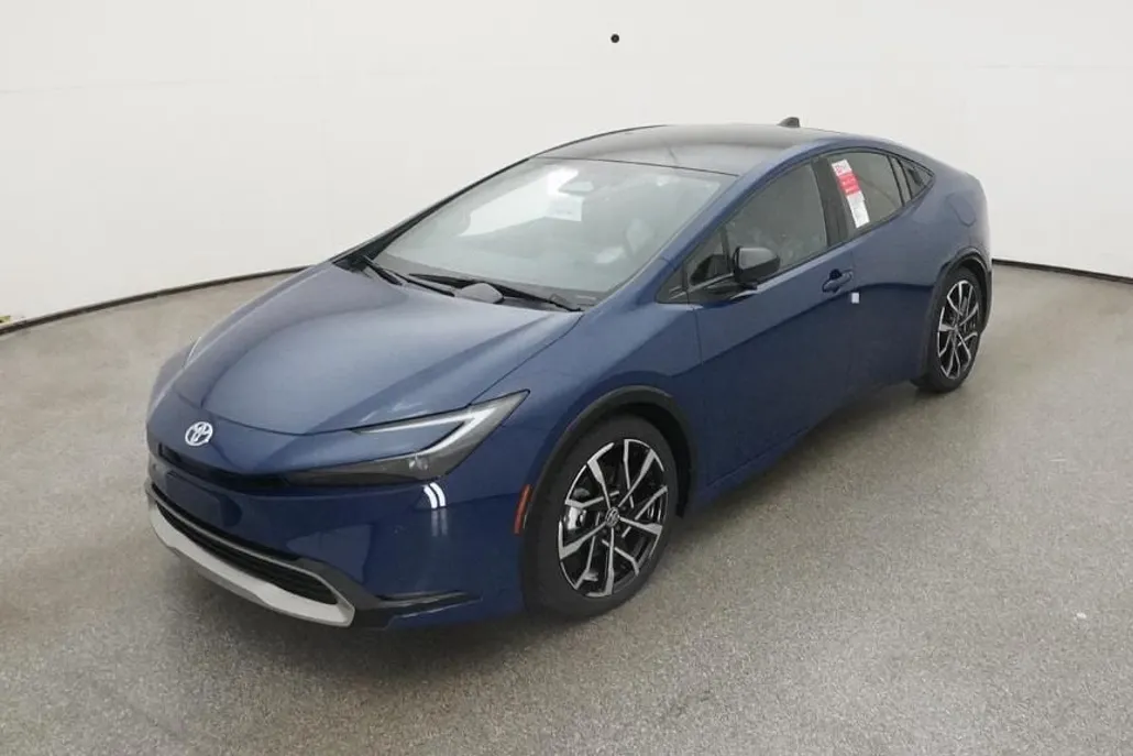 2026 Toyota Prius XSE Premium Plug-in Hybrid photo 1