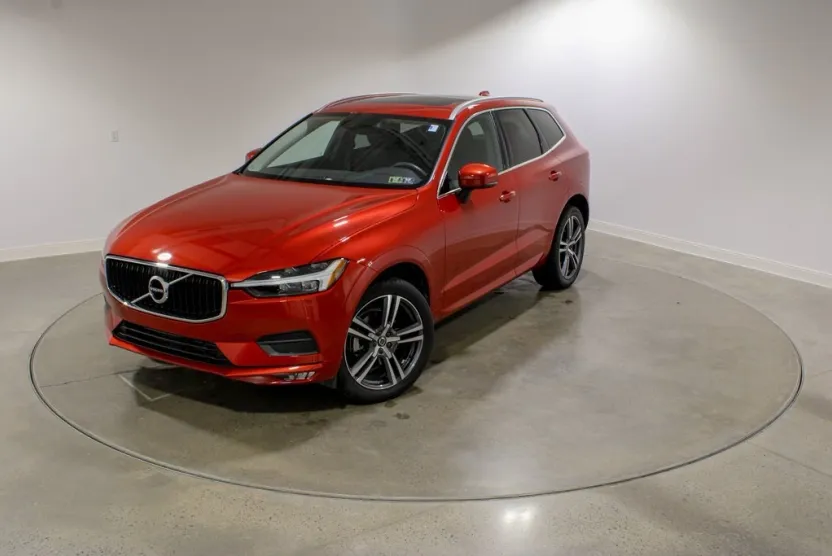 2021 Volvo XC60 T5 Momentum photo 1