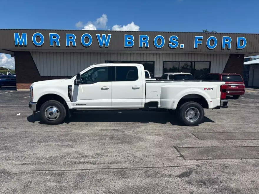 2025 Ford F-350 Lariat photo 1