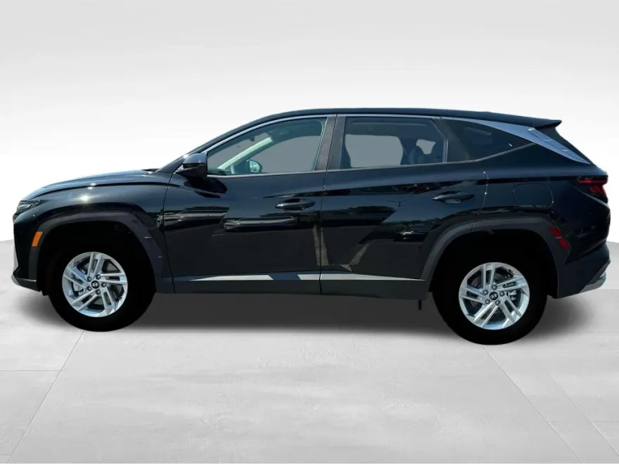 2025 Hyundai Tucson SE photo 1