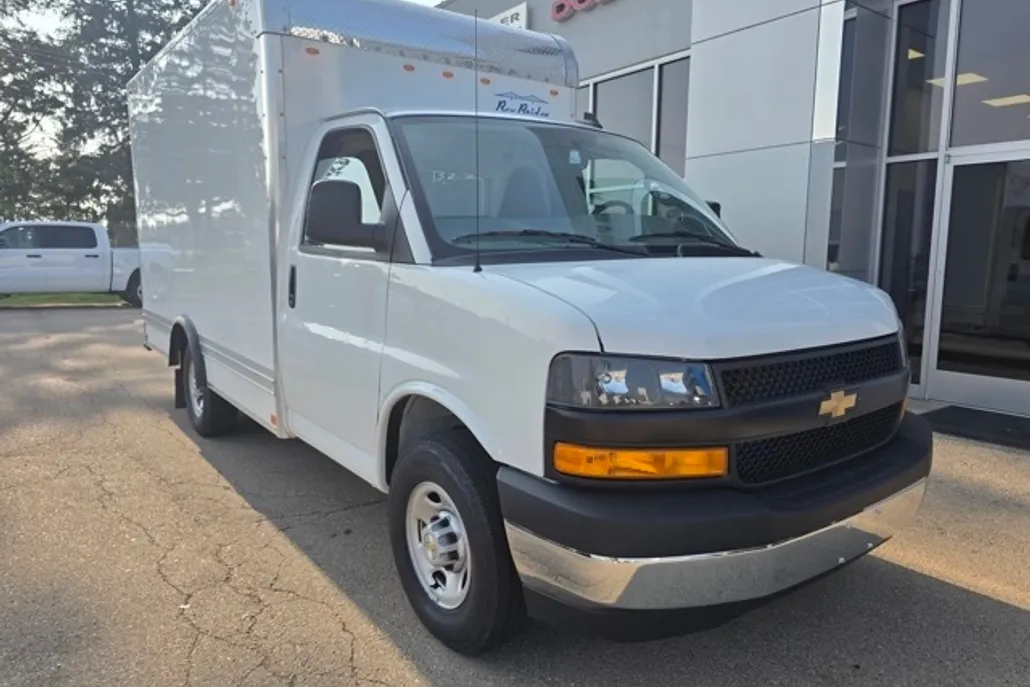 2025 Chevrolet Express 3500 Work Van photo 1