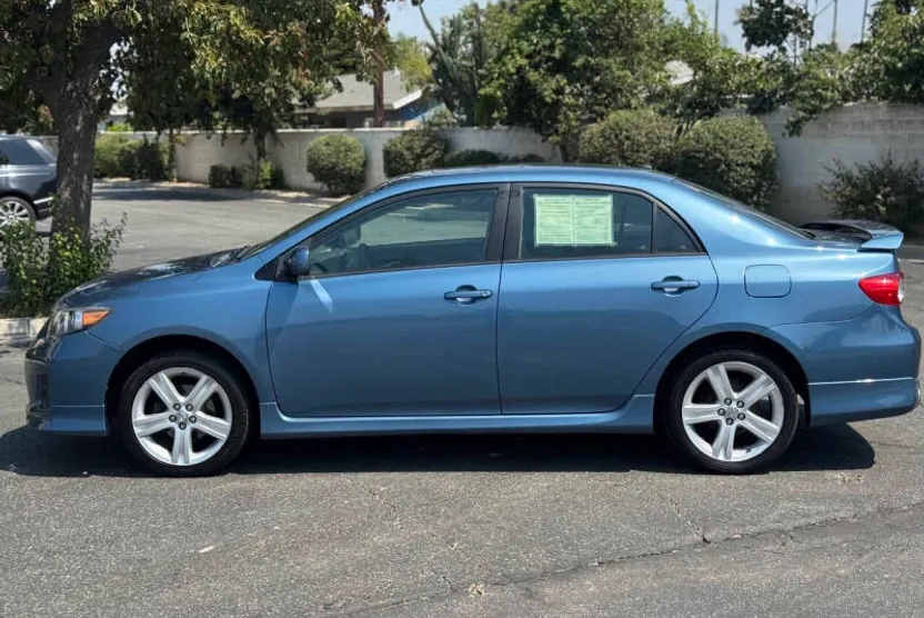 2013 Toyota Corolla S photo 1