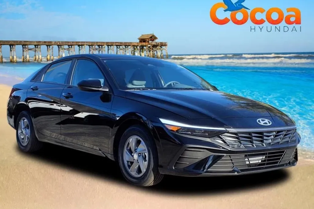 2025 Hyundai Elantra SE photo 1