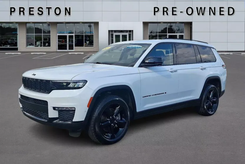 2023 Jeep Grand Cherokee Limited photo 1