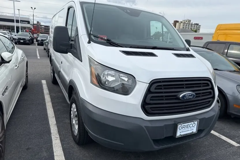 2017 Ford Transit photo 1