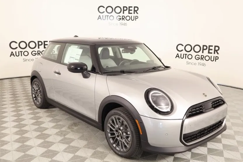 2025 Mini Cooper 2 Door Hardtop Signature photo 1