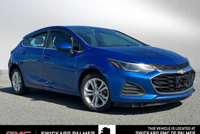 2019 Chevrolet Cruze LT photo 1