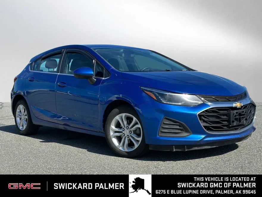 2019 Chevrolet Cruze LT photo 1