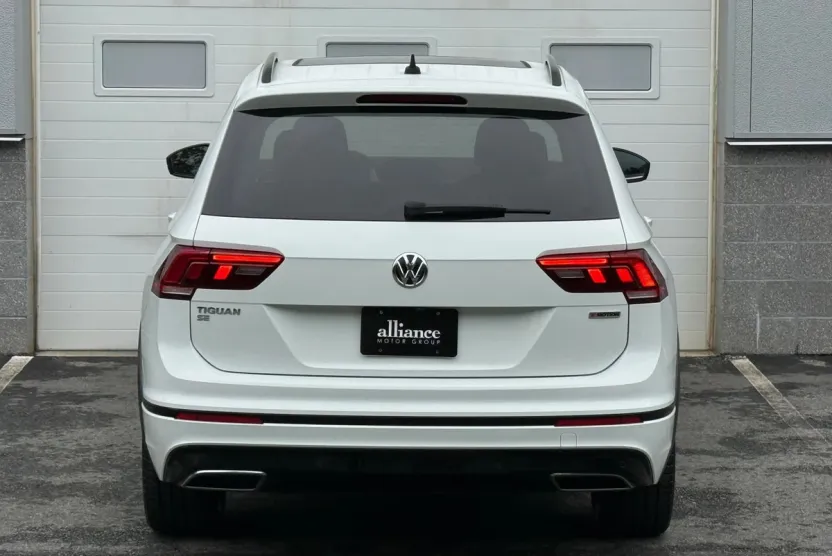 2021 Volkswagen Tiguan SE R-Line Black Sport photo 1
