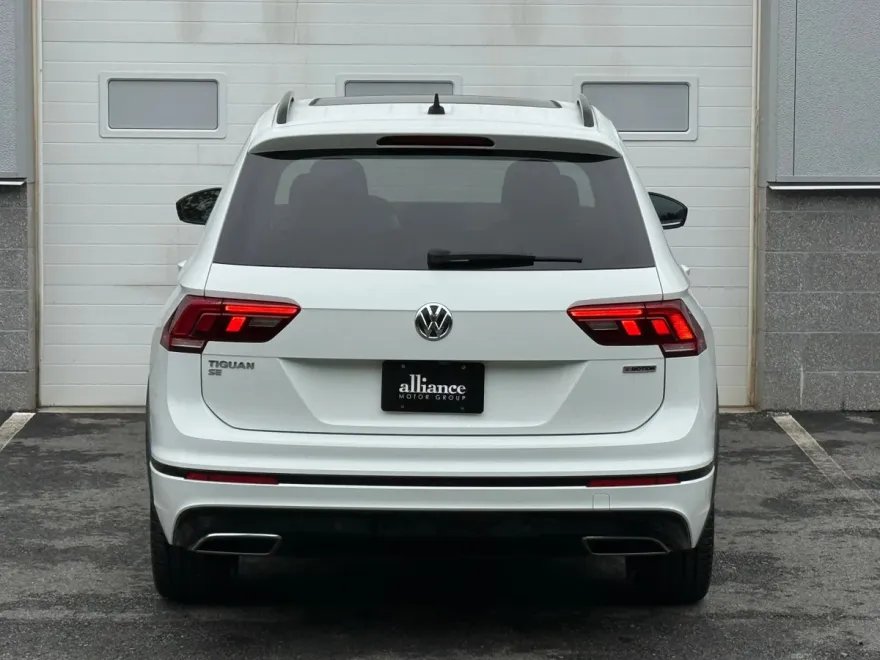 2021 Volkswagen Tiguan SE R-Line Black Sport photo 1
