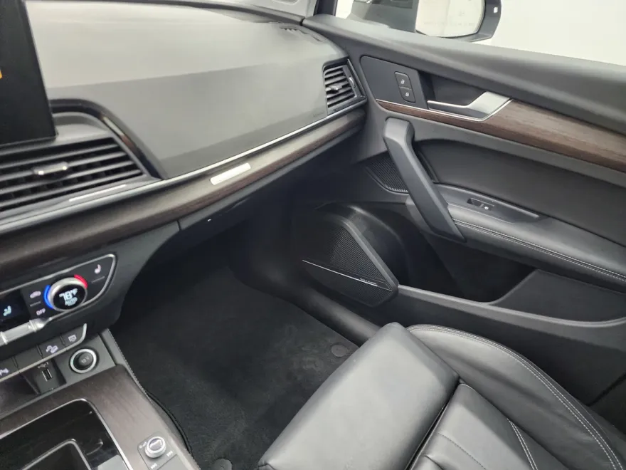 2024 Audi Q5 S line Premium Plus photo 1