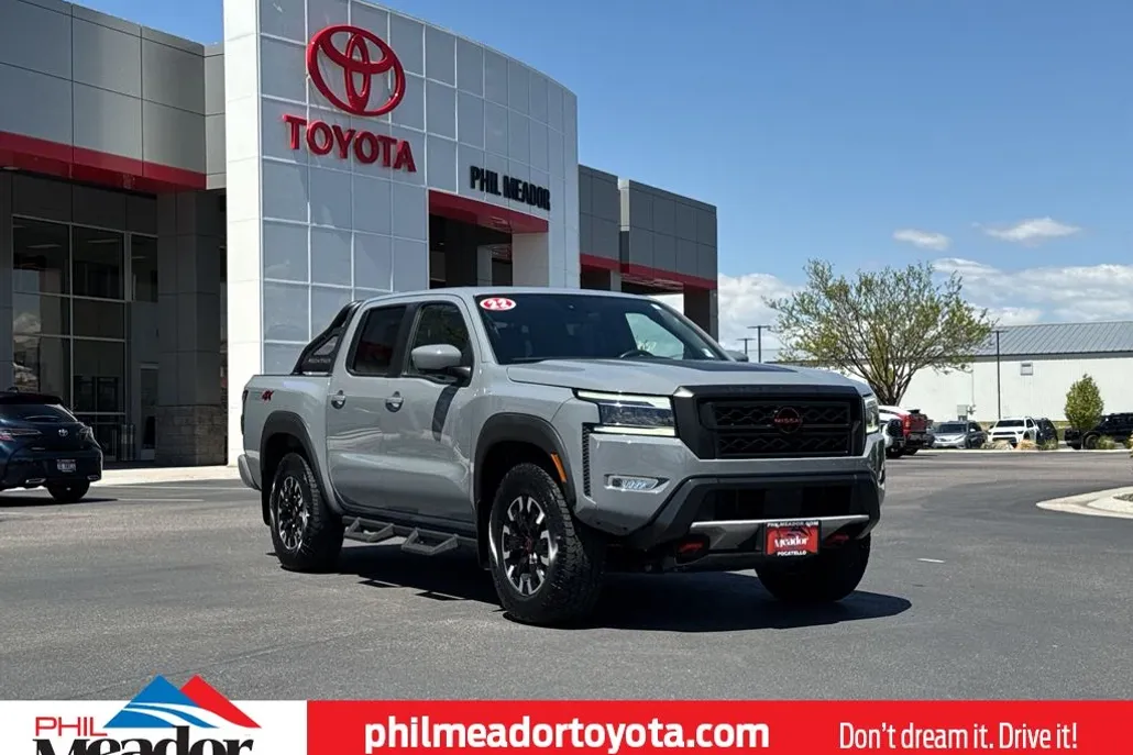 2022 Nissan Frontier PRO-4X Crew Cab photo 1