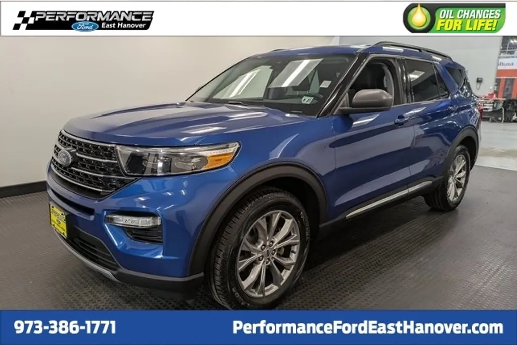 2022 Ford Explorer XLT photo 1