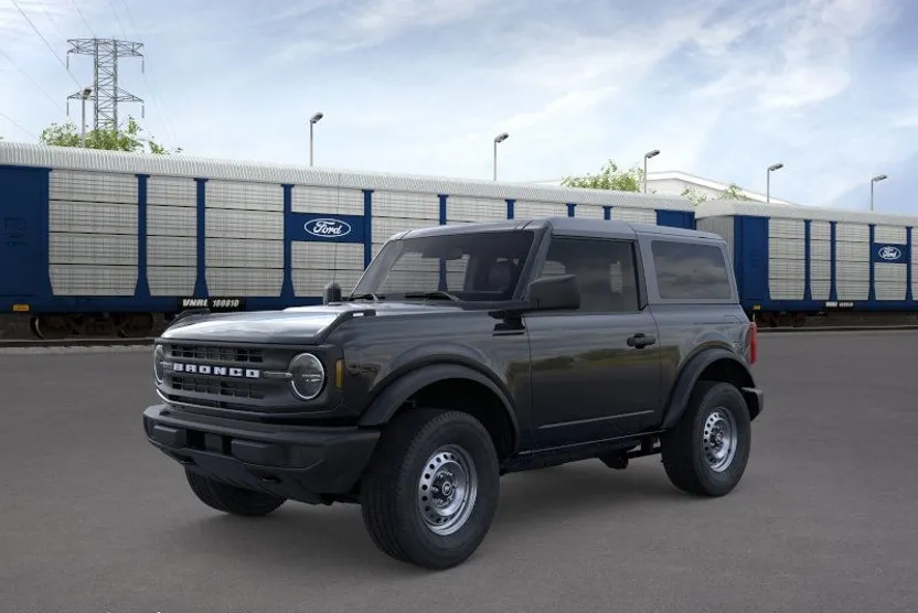 2025 Ford Bronco Base photo 1