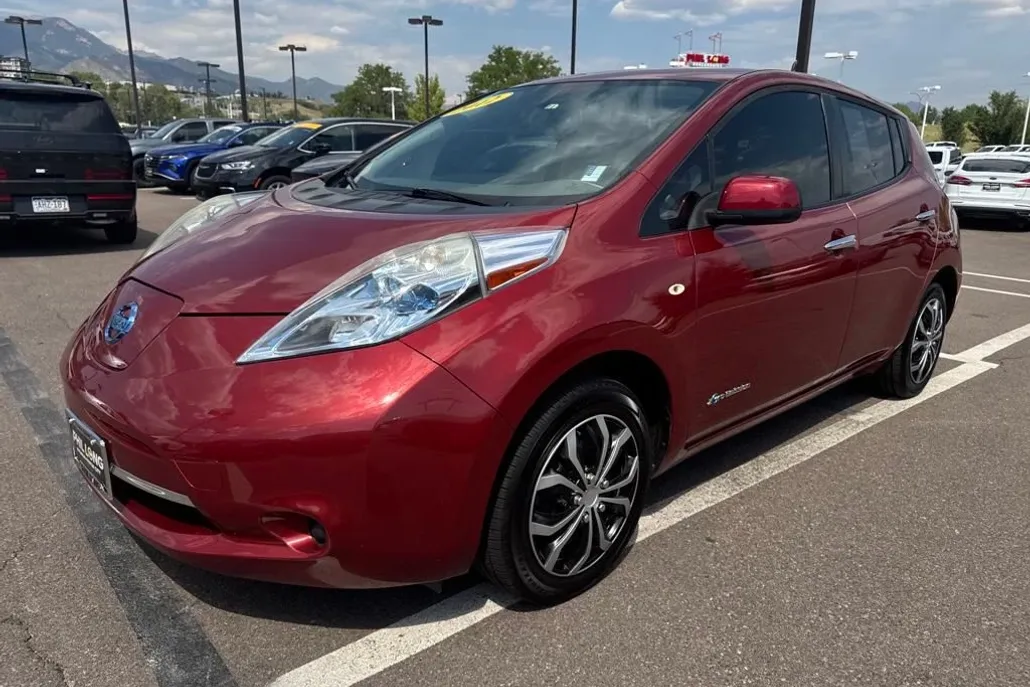 2012 Nissan Leaf SV photo 1