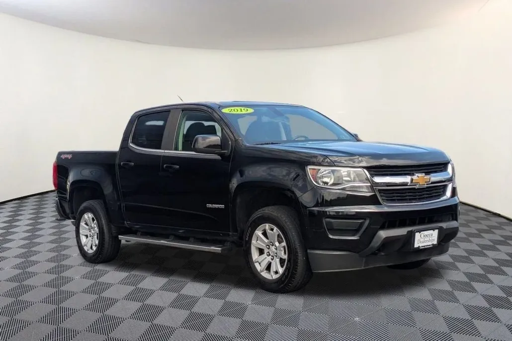 2019 Chevrolet Colorado LT photo 1
