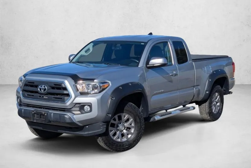 2017 Toyota Tacoma SR5 V6 photo 1