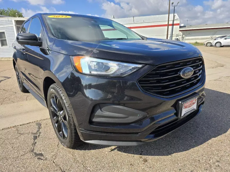 2022 Ford Edge SE photo 1