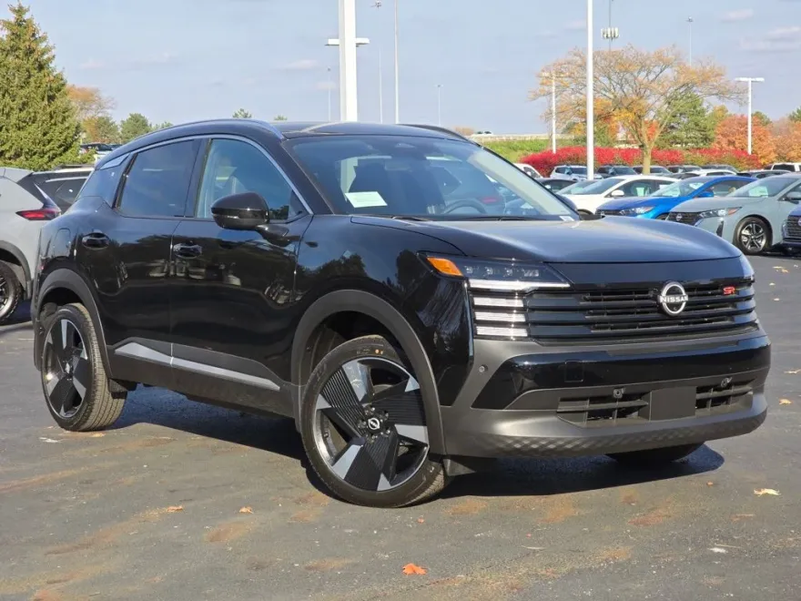 2025 Nissan Kicks SR photo 1