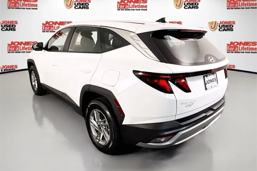 2025 Hyundai Tucson SE photo 1