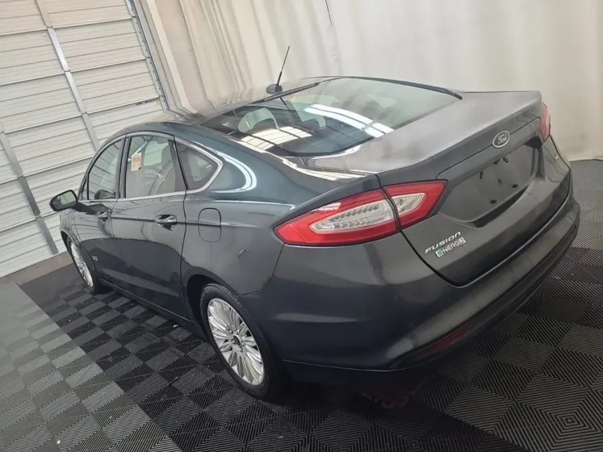 2015 Ford Fusion Energi SE photo 1
