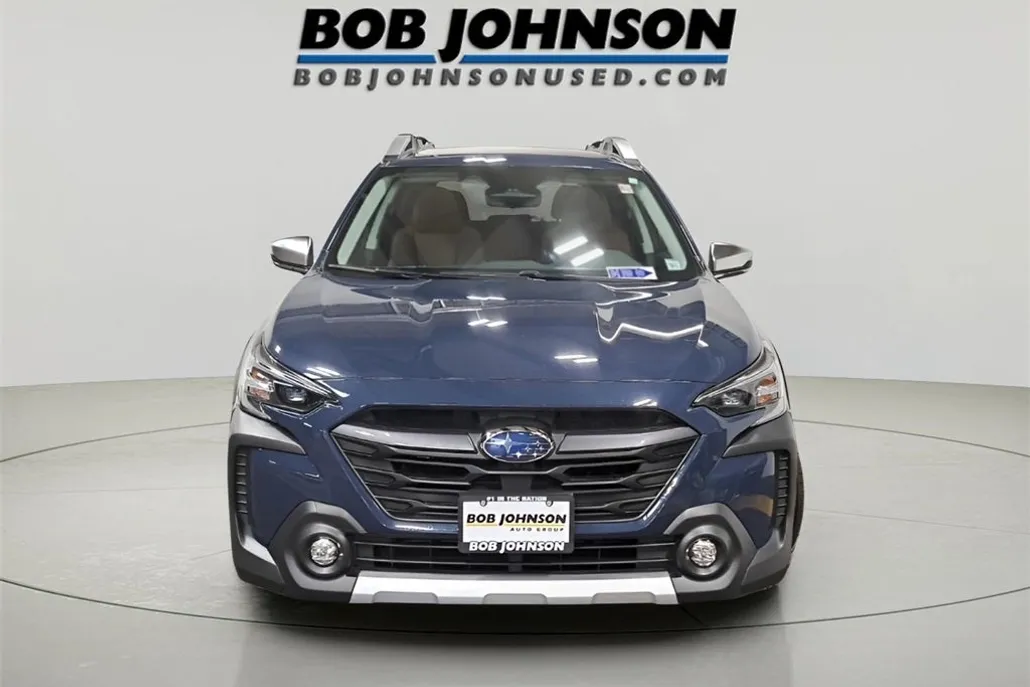 2023 Subaru Outback Touring XT photo 1